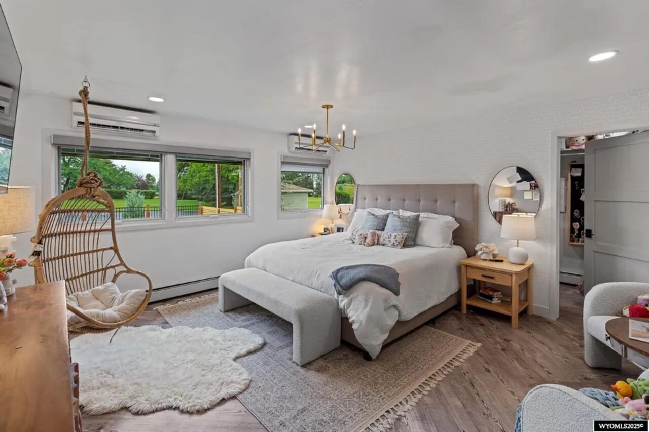 Guest bedroom with mountain view